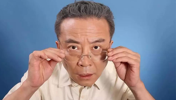 美麗島多焦鏡：傳統老花鏡的弊端，多焦鏡一副就解決了財務(wù)工作者的用眼煩惱